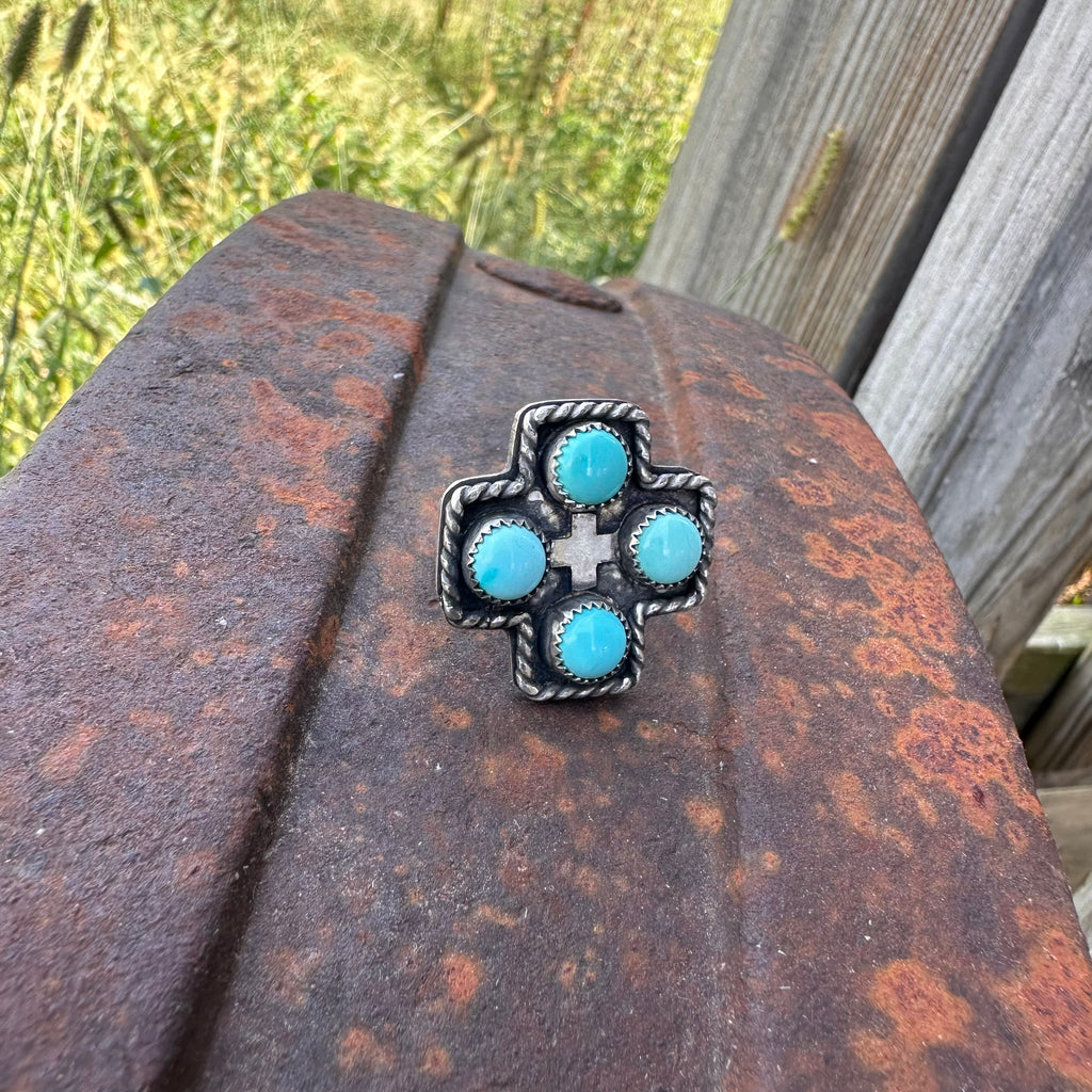 Cross Ring  {7.5}